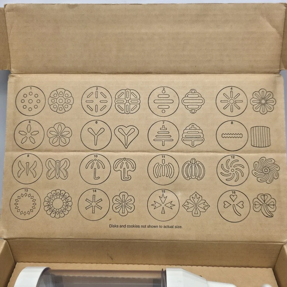 The‎ Pampered Chef 1525 - Cookie Press with 16 Discs - White - Get To Baking!!